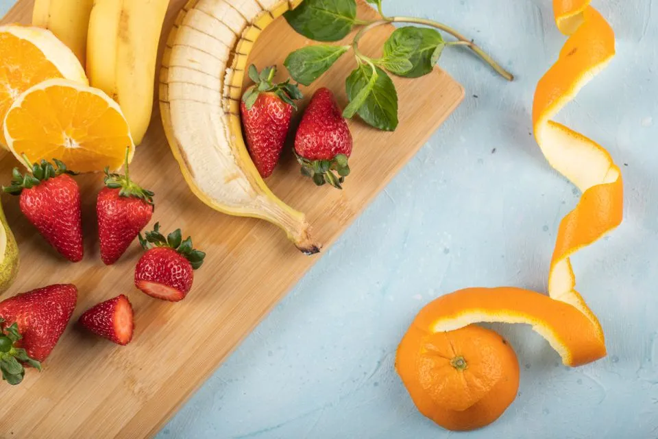 laranja, banana e morango